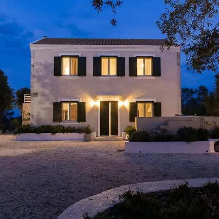 Vlasis Villa *