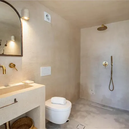 Vlasis Villa *