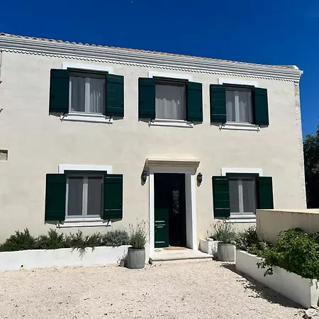 Vlasis Villa